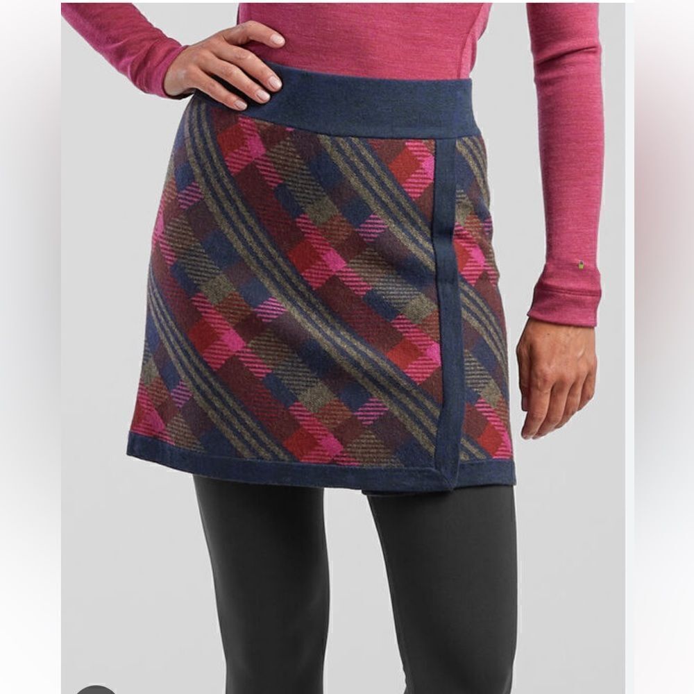 EXCELLENT CONDITION WOMEN’S XS TITLE TINE EXTRA FINE MERINO WOOL SWEATER SKIRT